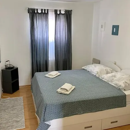 Apartment Summer 4 *