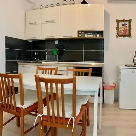 Summer App Pool Jacuzzi Center Apartman *