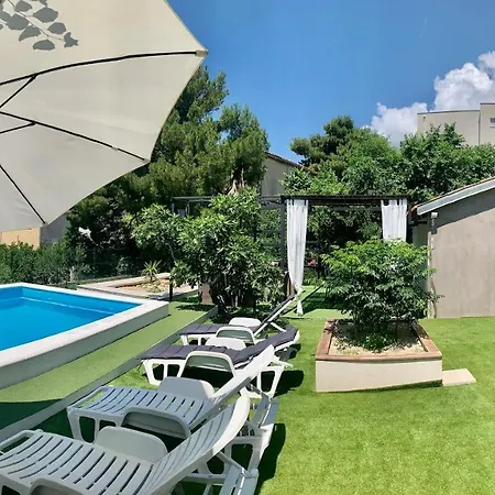Summer 4 Apartment *