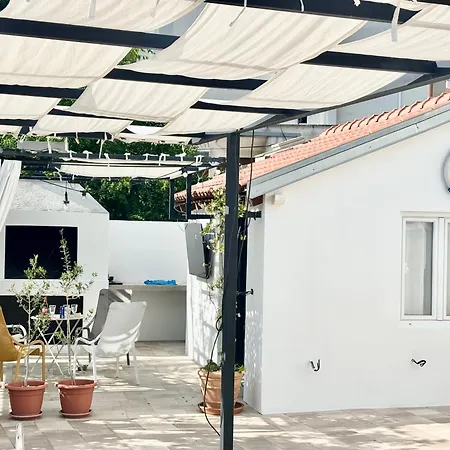 Summer App Pool Jacuzzi Center Apartman Makarska