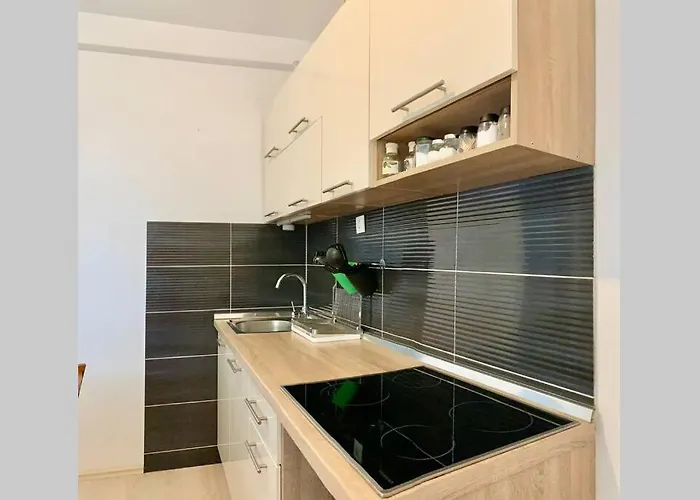 Summer App Pool Jacuzzi Center * Makarska