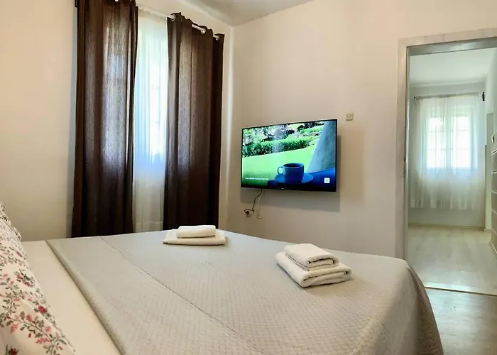 Summer App Pool Jacuzzi Center * Makarska